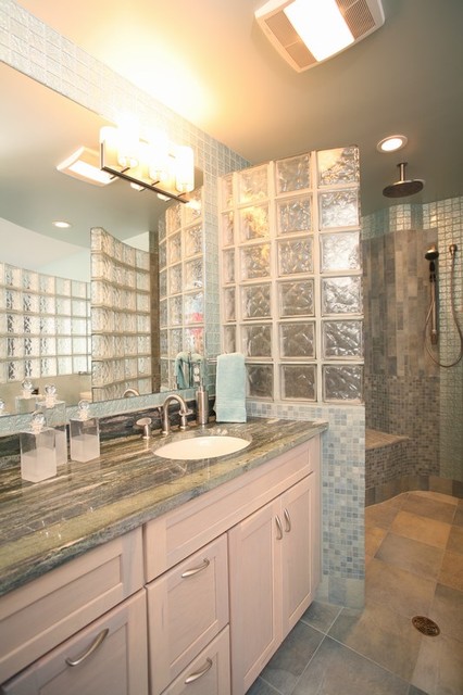 Современный дизайн ванной комнаты в серых тонах